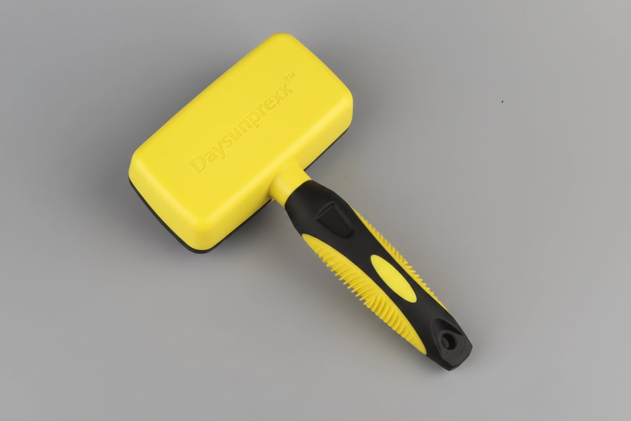 Self-Cleaning Retractable Pet Grooming Brush for Dogs & Cats | Daysunprexx™